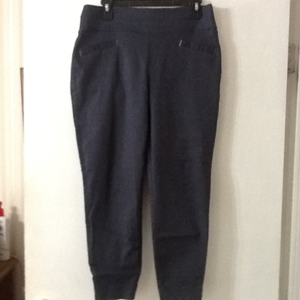 Gray Maurices size Large (short) pants, flaw